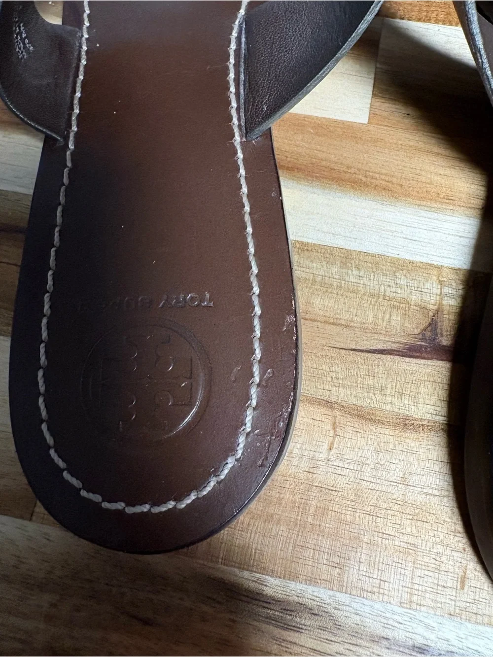 Tory Burch Louisa Flat Thong Sandals in Gunmetal metallic - Picture 7 of 11